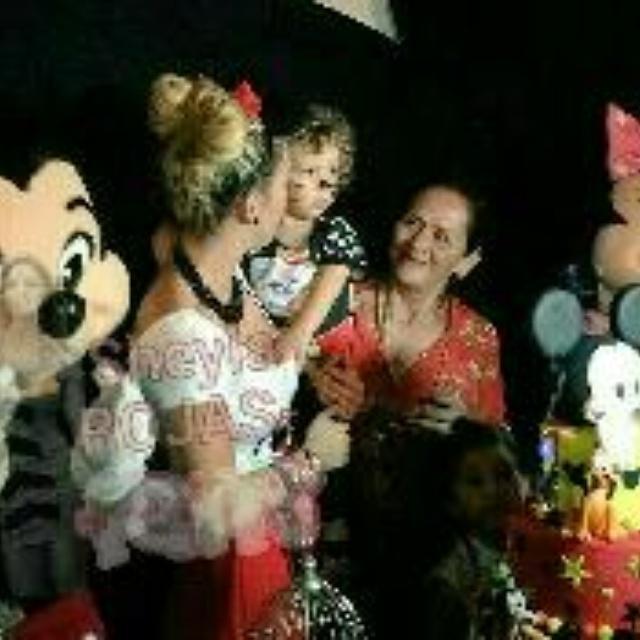 FCO Melissa Paredes tweet media