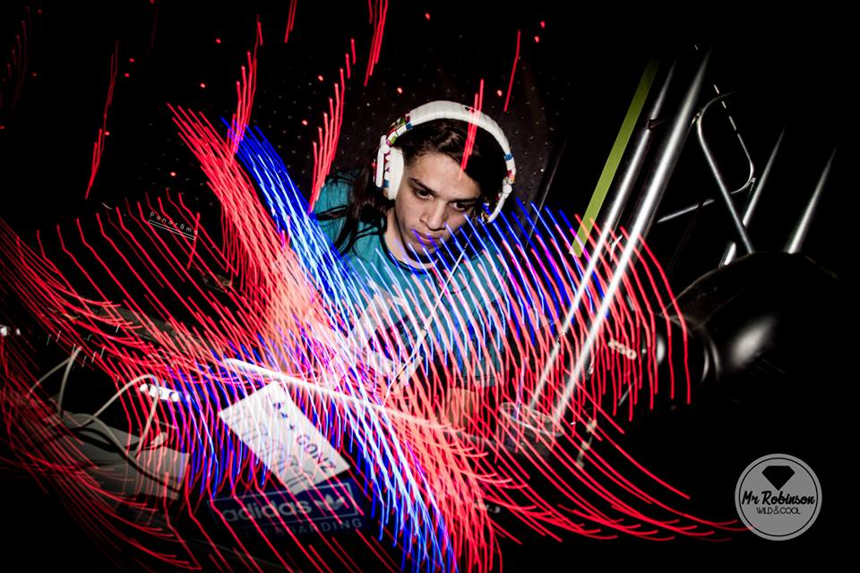 DjEmiSerafino's tweet photo. Esta noche - @MrRobinsonClub #SectorElectronica #DarkSide #MrSosUnaBomba !! http://t.co/oG0XLD7SOJ