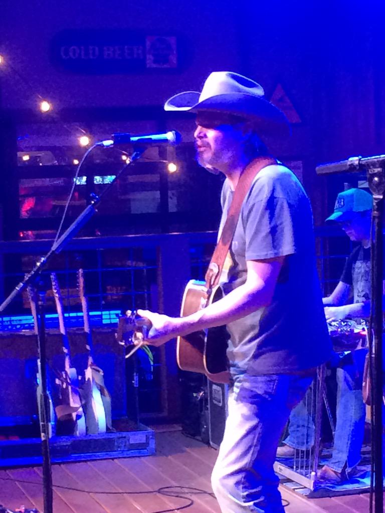 TXRedDirtFan's tweet photo. Blowin us all away tonight @TheRedneckCC
The Mr. @BolandStraggler
#JustLuckyIguess
#DarkAndDirtyMile
All #GreatSongs http://t.co/Ydvw0UmLSL