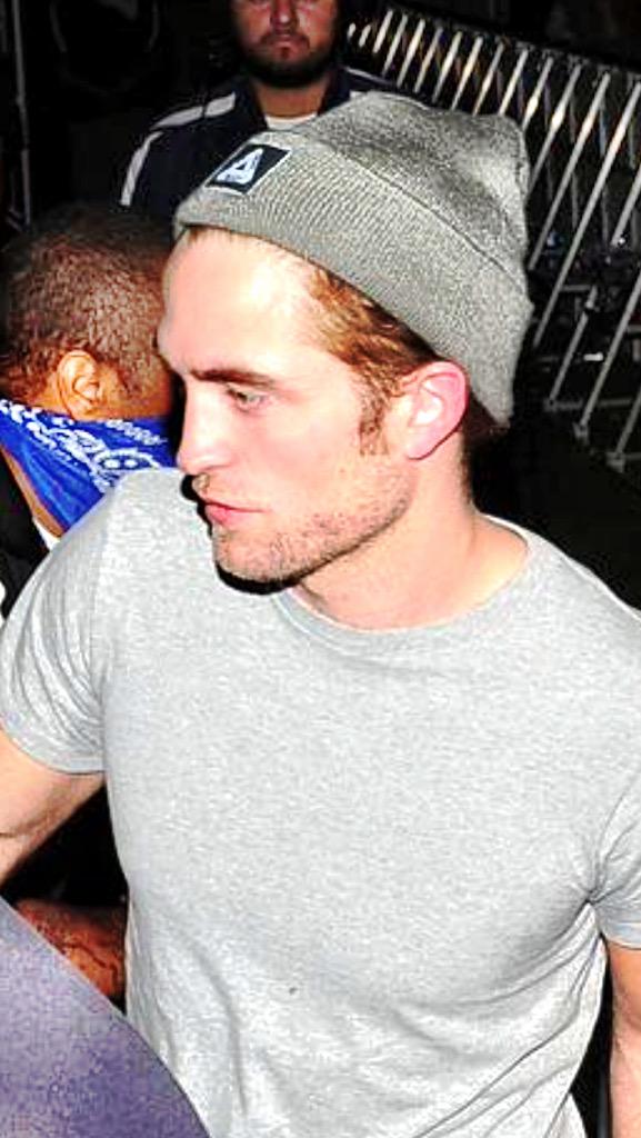 IamRobAddicted's tweet photo. So fucking hot!!ππ₯π RT @socalmom2four: LAWD! #CoachellaRob #fitRob π₯ππ₯ http://t.co/s1dnSNDLkV"