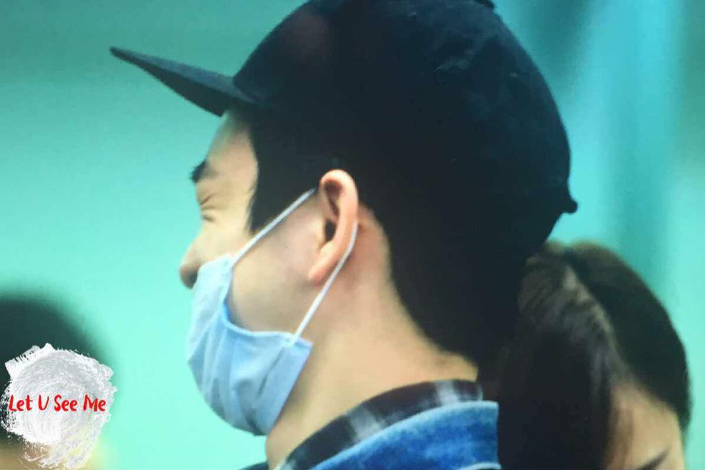 TeamYugyeom's tweet photo. [Preview] 150412 #Yugyeom @ Beijing airport cr. let u see me #3 http://t.co/24L5PfhOAo