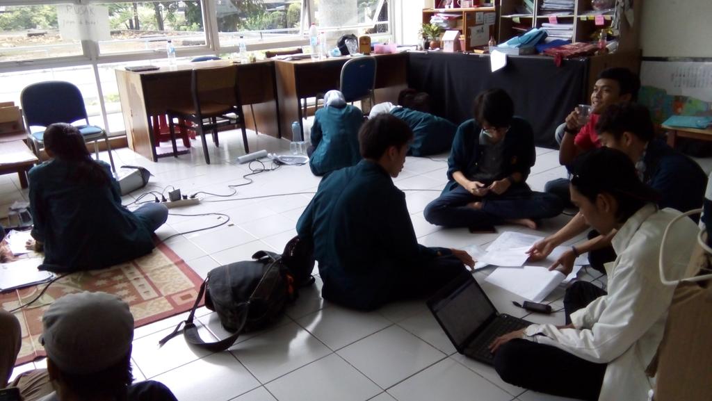 [Kabar pemira]
Verifikasi berkas calon kandidat Adam Nurilman Arsitektur'11 di cc barat 28