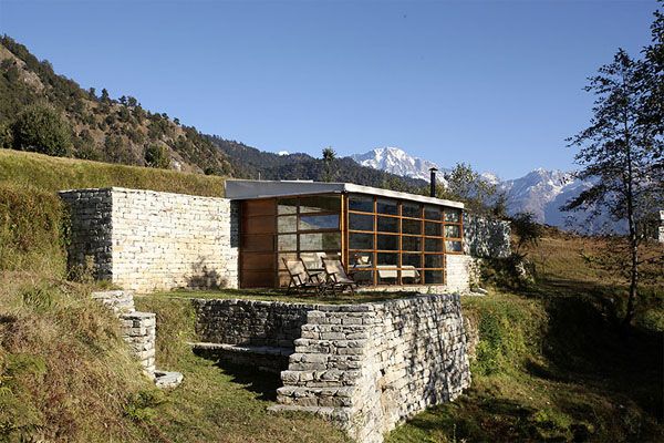 OneKindesign's tweet photo. Retreat to the Indian Himalayas http://t.co/MJvhkryimz http://t.co/Wz09paG1hu