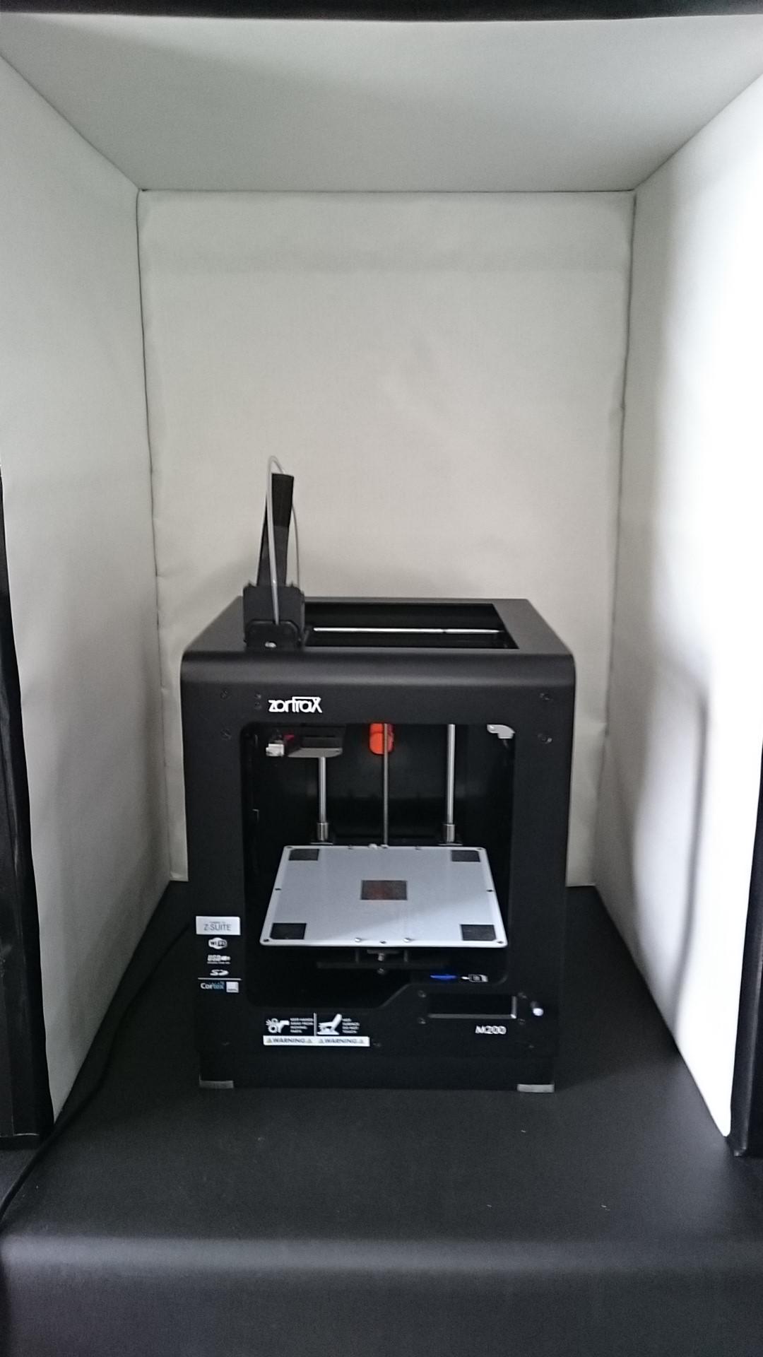 せせらぎ On Twitter 因みにこれが我が家の3dプリンター防音 ボックス 前面まで完全に覆えますが 排熱を考えて前部分は少し開けて運用しています 防音効果はかなりのもので夜間でも気兼ねなく使用可能なレベル Zortrax Http T Co Ysod6jzbjg