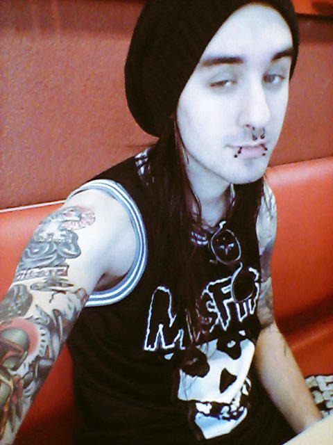 DanteDeathless's tweet photo. Looking tiered as fuck
#goth #gothic http://t.co/fPLcytr2wA