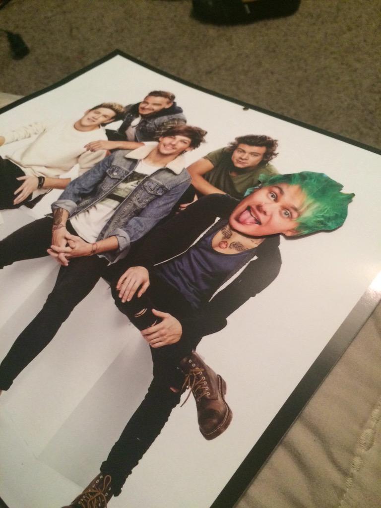 idkcrew's tweet photo. when zayn leaves the band http://t.co/yQwCnS81GJ
