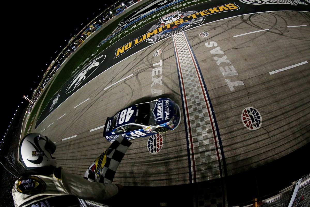 NASCAR's tweet photo. He's got SEVENTY TWO of these black-and-white flags. #DC500 http://t.co/omiwTlilHD