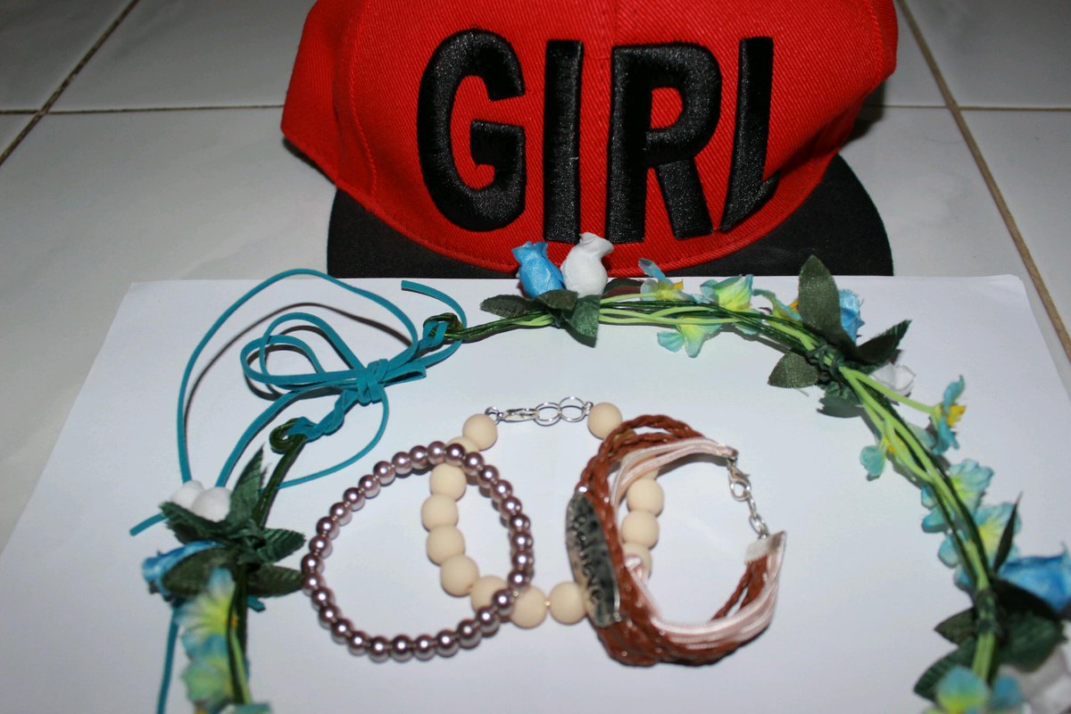 CalmOnlineShop's tweet photo. Koleksi gelang own nih cantik, dibeli yukk. Hub CP dibio ya. http://t.co/CP0T1kY6FJ