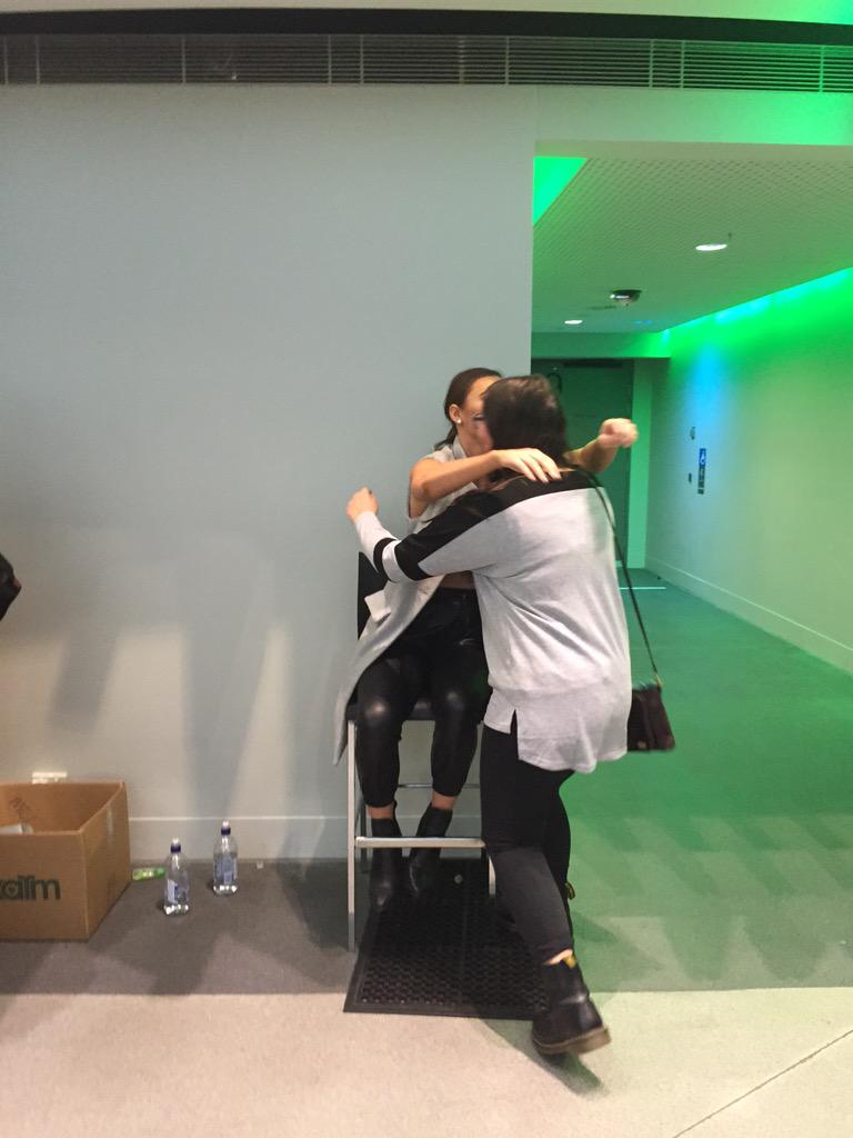justbellalee's tweet photo. @shanigrimmond MEETING YOU WAS SO AMAZING http://t.co/hNtjClRMIm
