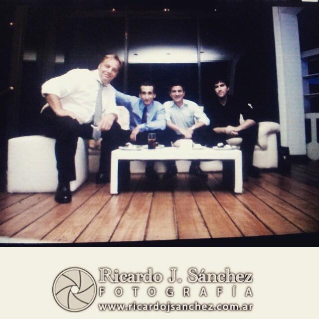 RJS_Fotografia's tweet photo. En el cumple de 15 de Nachi.
Hay equipo.
Con Gonzalo, Juan Pablo y @fascinadosprod
#fiftee… http://t.co/E8aeMFITkl http://t.co/kxkfBwLuJI