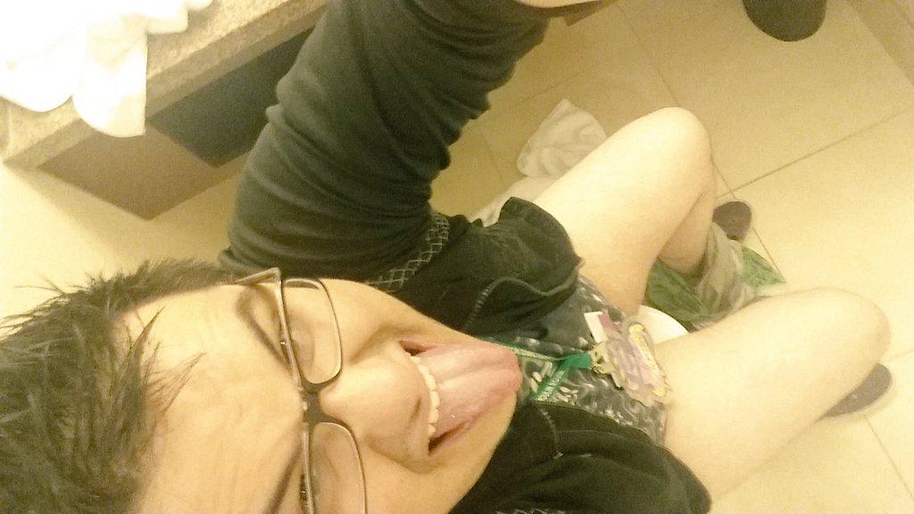 khrisdragon's tweet photo. #weow #FWA2015 #realmensit regret http://t.co/n4pN6wym5H