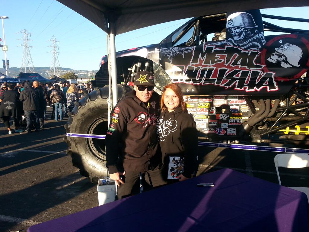 kayypasaa's tweet photo. .@ToddLeDuc and I last year at http://t.co/a0QSozqSEg and this year at Levi's Stadium. #monsterjam #FavDriver ๐ http://t.co/wHEtDRjwsV