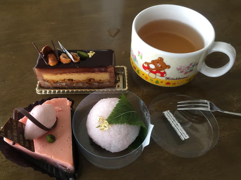 バオー 桜餅 桜チーズケーキ デリシャスチョコレート リッツカールトン大阪 マイミクさんからリッツで美味しい桜餅が食べれると教えてもらい早速購入 マジでうめぇ Http T Co Wzfu1eujjr Twitter
