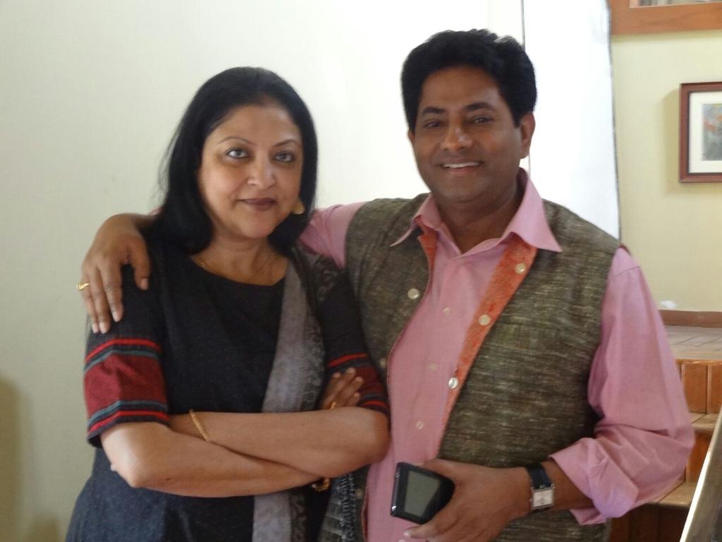 Sonali Chakraborty ar Twitter: "Me and femous Bengali actor Shankar  Chakraborty, my dear hubby. http://t.co/iwTC3uGghy" / Twitter