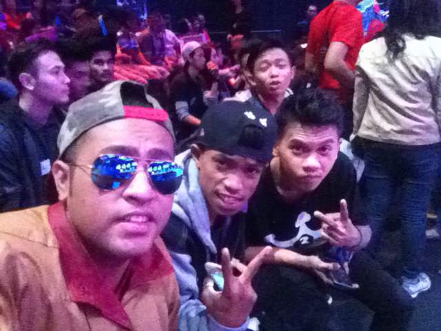 DazeStop's tweet photo. Sksikan @TheDanceIconIND ... pnampilan hr ni keren2 loo.....@StopdanceCrew @StopDanceFanss http://t.co/9WvXJUehDR