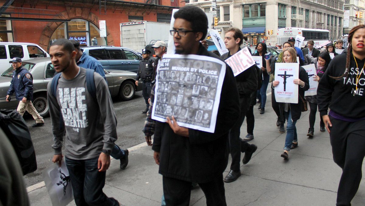 jncatron's tweet photo. #ReclaimHolyWeek: #BlackLivesMatter Protests Target NYPD Funding http://t.co/0itTVfUXXz via @MintPressNews #NoNewNYPD http://t.co/p1A60ir9ft
