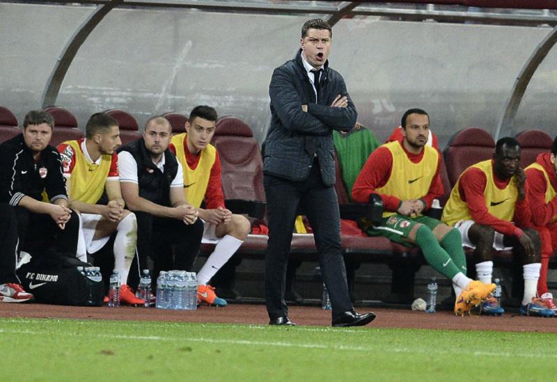 Naumovski watches from the bench Naumovski watches from the bench