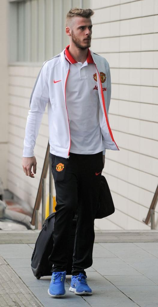 coolnotesix's tweet photo. Team already at The Lowry for final preparation #DerbyManchester. Are you ready support United lads? #IamRead http://t.co/SSujXADCf0