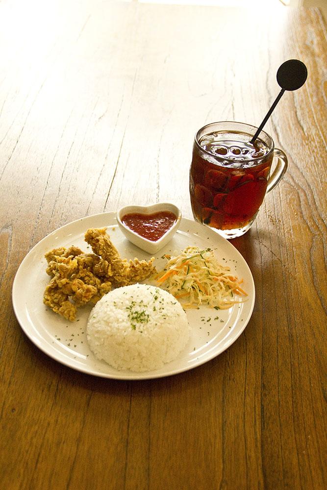 Popoloburger's tweet photo. Chicken strip.
Value menu here!only 28k-30k . http://t.co/DcGR1Nwvc3