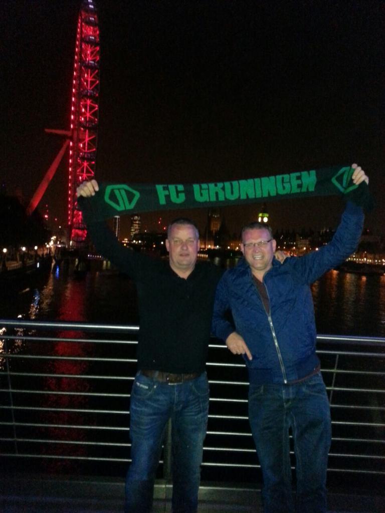 jurriehaan's tweet image. Londen eye by night, wij zijn al in Europa. Come on FC!!