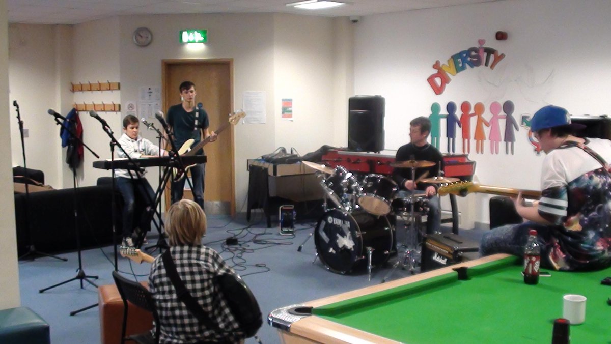 <a href="/BEATSyouth/">BEATS</a> youth workshops happening now @CHESS Youth Centre Nuneaton <a href="/comicrelief/">Comic Relief</a> @hillzorg <a href="/RadioWarks/">Radio Warwickshire</a> #beatsyouth