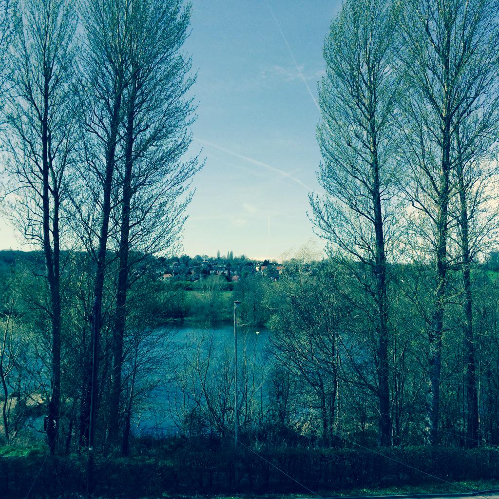jen__bowes's tweet photo. Sometimes just a look out the window can lift your spirits #loftview #lucky http://t.co/Fus7u9mdrY