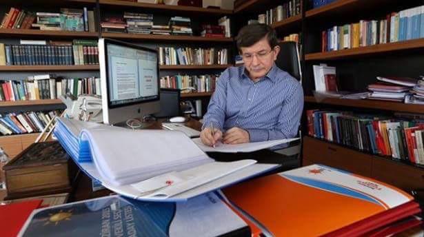 Başbakanımız Ahmet DAVUTOĞLU seçim beyannamesinde sona yaklaştı. Durmak Yok Yola Devam diyerek #MilletçeAlkışlıyoruz