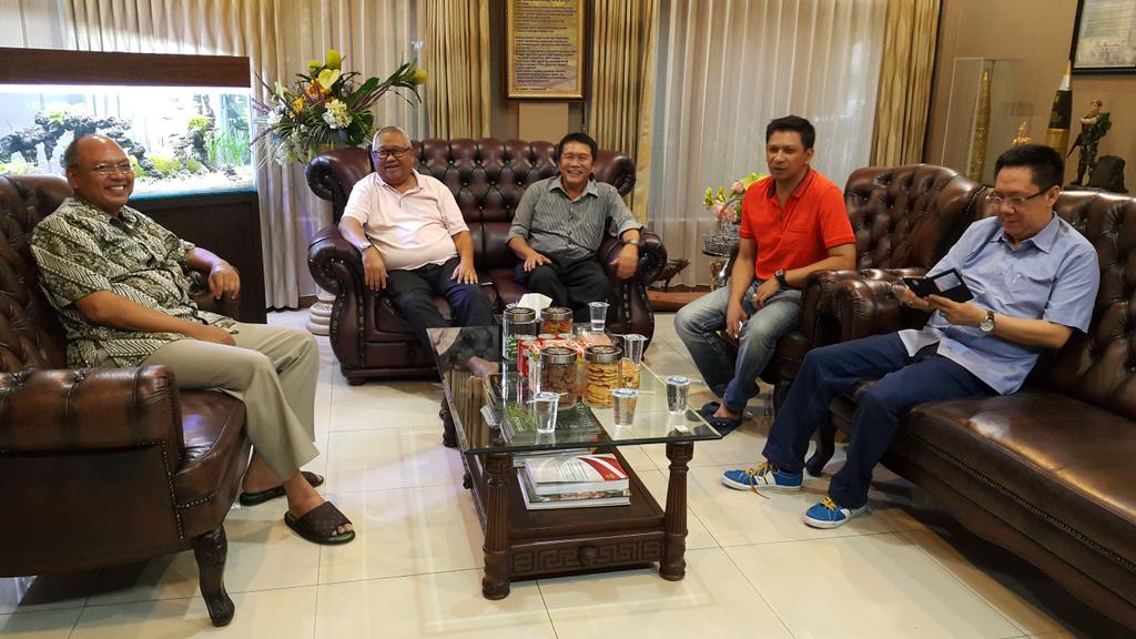 Islah sdh berjalan.Tdk ada ego &amp; kesombongan.Semua berjuang utk bertahan.AREMA sampai kapanpun hrs jalan#aremamelawan