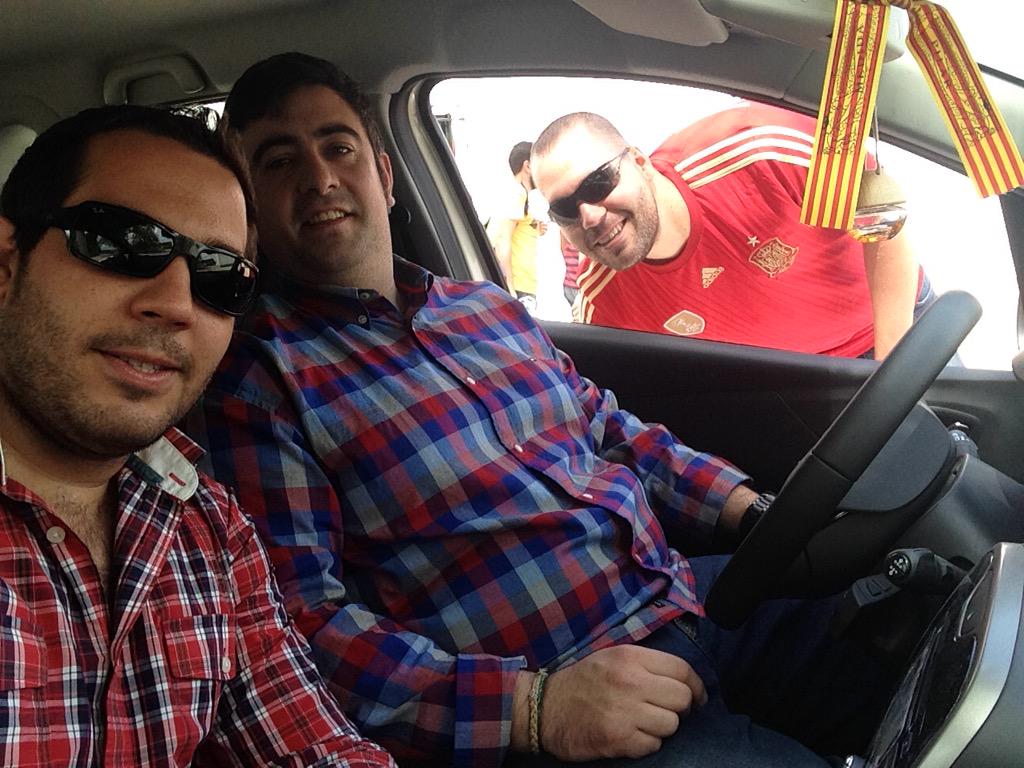 jcgd6's tweet photo. A termina d comernos el finde!!! @estebanris @Mcuenca4 #despedidagrande!! http://t.co/2XBCeypztk