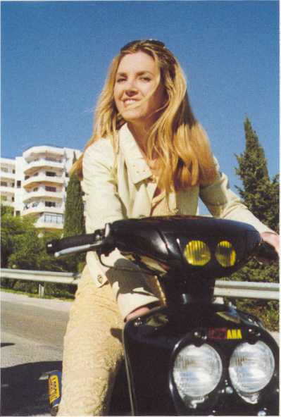 Happy birthday to the lurverly Sarah Cracknell 