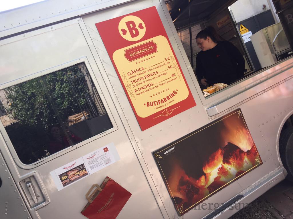 EnergySupport's tweet photo. @Botifarring ¿Quién no las ha probado todavía ???? 🔛 @albert.gp #butifarring #brasa #diferentes http://t.co/4Kg8jhHZ69