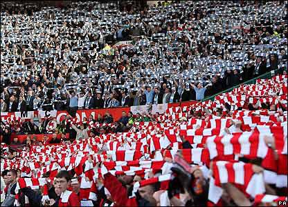 JKerb1's tweet photo. When my 2 worlds collide! #DerbyDay @ManUtd @MCFC #Nike #PremierLeague http://t.co/1owgrlzxc2