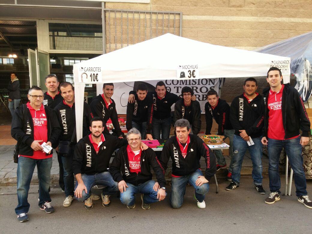 ComisiondeToros's tweet photo. Nuestro stand ya preparado en el XIX ENCUENTRO DE BOLILLERAS. Pásate y adquiere cualquiera de nuestros productos. http://t.co/9I8G77EqXK