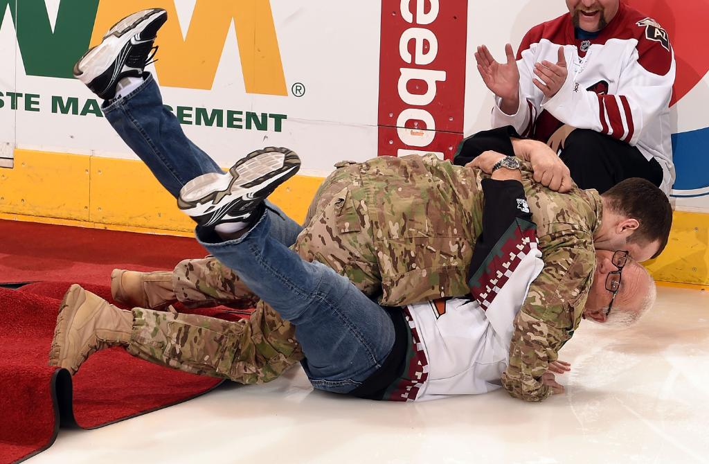 There was an incredible surprise reunion in Arizona...
Watch: s.nhl.com/60184lpq