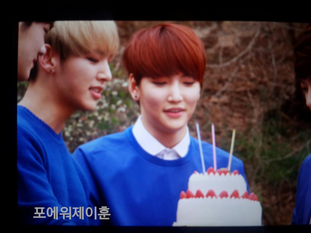 ForeverJhoon's tweet photo. 브리뷰1 150412 인기가요 막방팬미팅 #비아이지 #제이훈 #밤과음악사이 @BIG_GHofficial http://t.co/yc8sTRuxq5