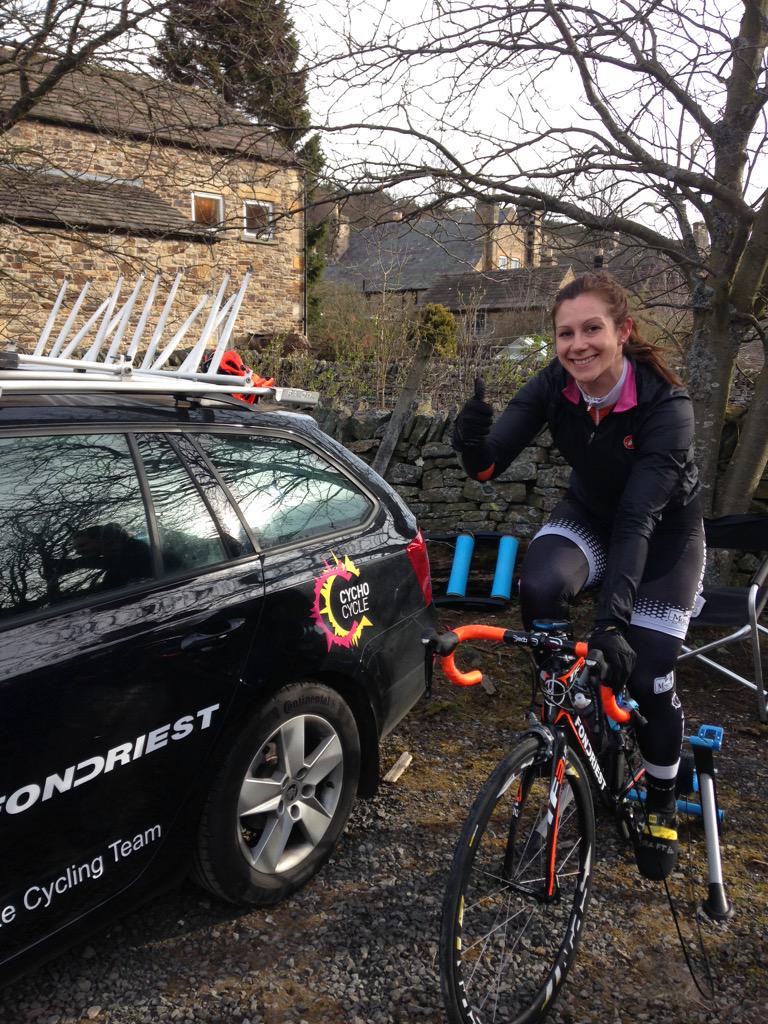 AmyBrice87's tweet photo. @crouchetta warming up before stage 2 @VelosportMonteg http://t.co/78hTgIuyVF