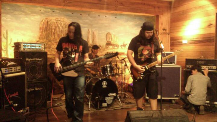 Persiapan <a href="/aliensick/">ALIEN SICK</a> memanaskan Rasa Sayange Fest @ Cowboy Bar Kemang