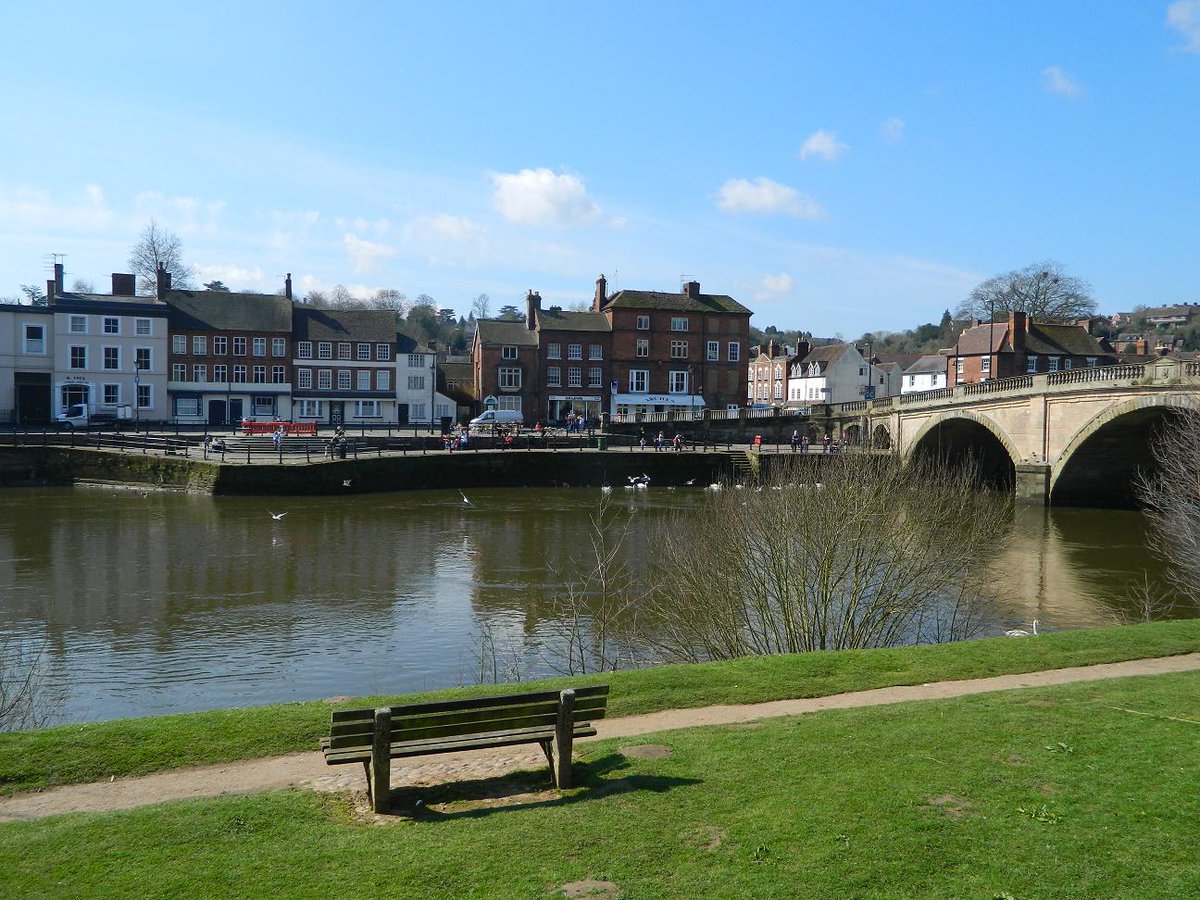 julie_alcorn's tweet photo. Good Morning, Bewdley is looking lovely as usual! @sunshine @severn @BewdleyQuakers @cheeseybewdley @BewdleyDevTrust http://t.co/V1onTcRR0i