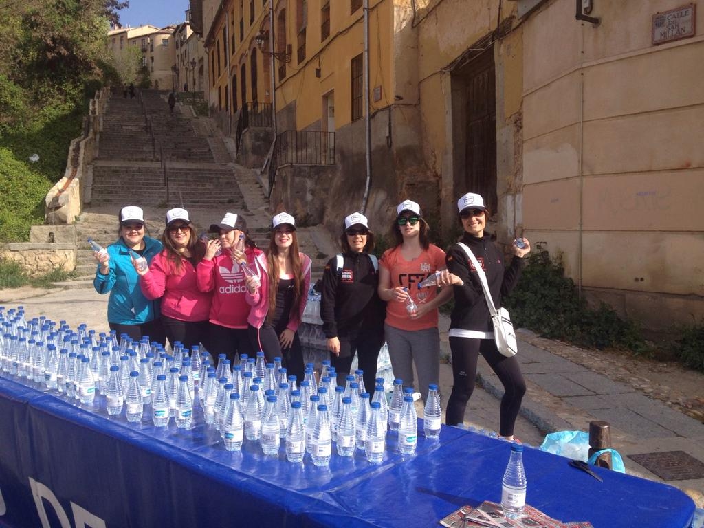 AriiTaba's tweet photo. A dar agua a los corredores o qué? #MediaMaratonSegovia http://t.co/z0875xQqs2
