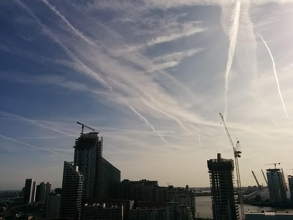 FatimaKefah's tweet image. #chemtrails spraying has not stopped yet. Good Morning Londoners, just #lookup
#OpChemtrails