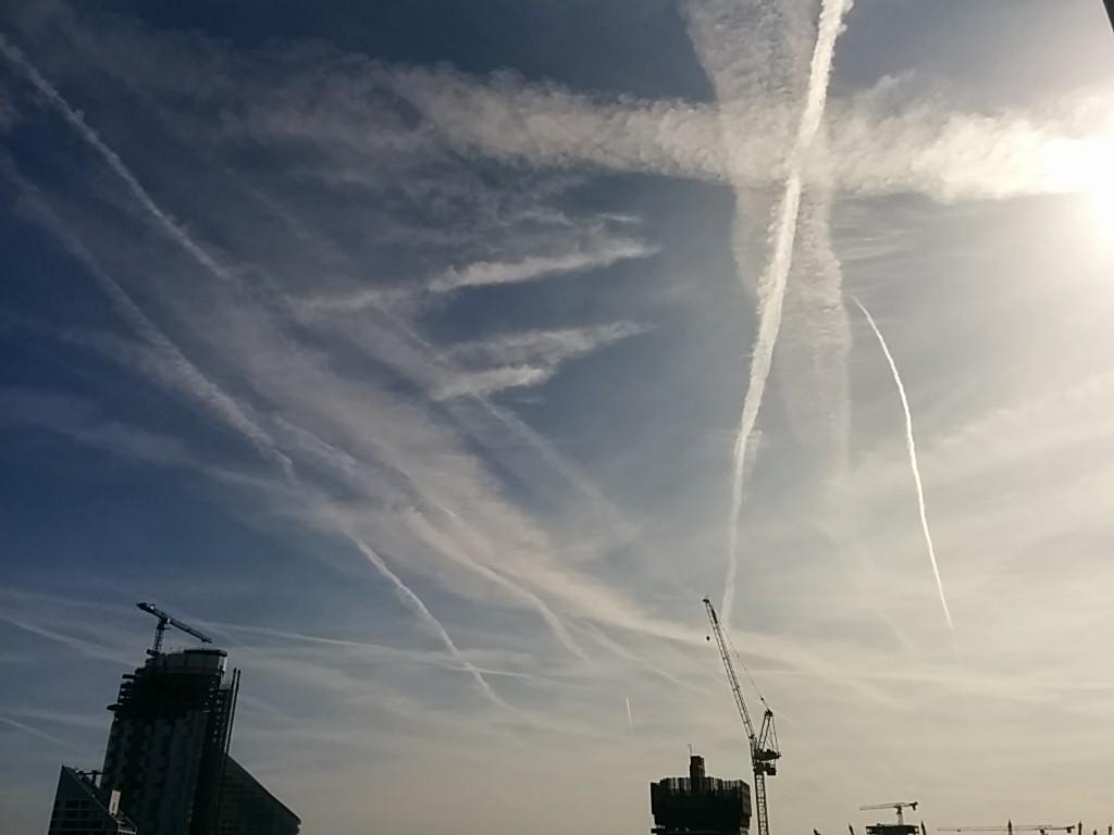 FatimaKefah's tweet image. #chemtrails spraying has not stopped yet. Good Morning Londoners, just #lookup
#OpChemtrails