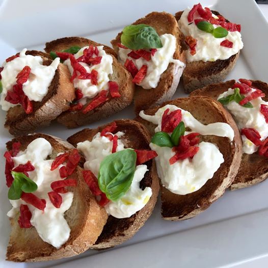 Corteseway's tweet photo. #Colazione al @RelaisBlu.
Pane tostato,burrata e pomodoro candito. #corteseway #amalficoast #foodexperience http://t.co/zizVZFY7Em