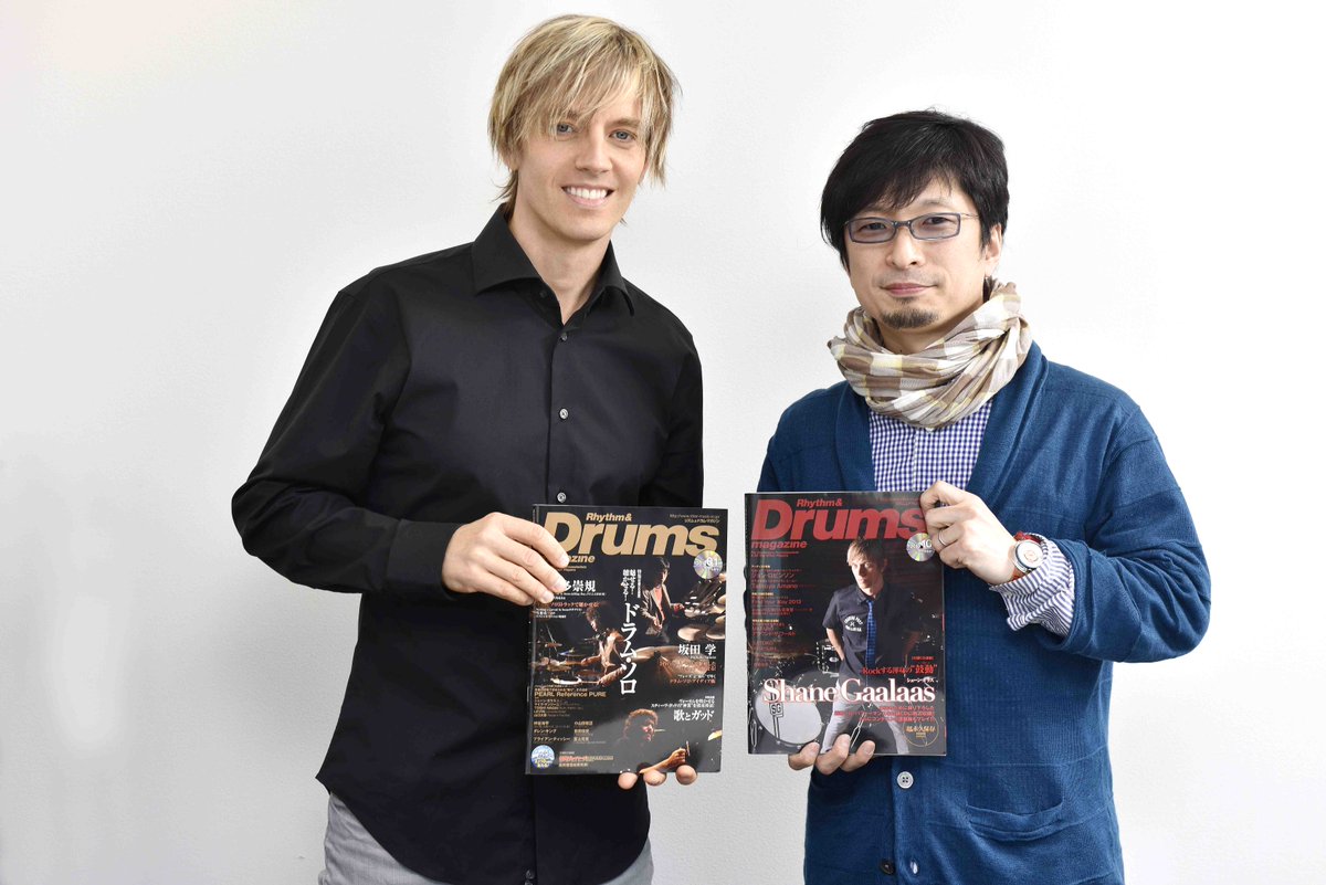 drumsmagazinejp's tweet photo. ドラム・マガジン15年5月号は明日発売！現在B'zツアーに参加中＆最新ソロ作を発表したシェーンのインタビューでは音楽学校MI時代からの学友＝坂田 学さんとの対談も実現。貴重な話が満載です！ http://t.co/MYbaMClAwC http://t.co/Bh1hBQ69QZ