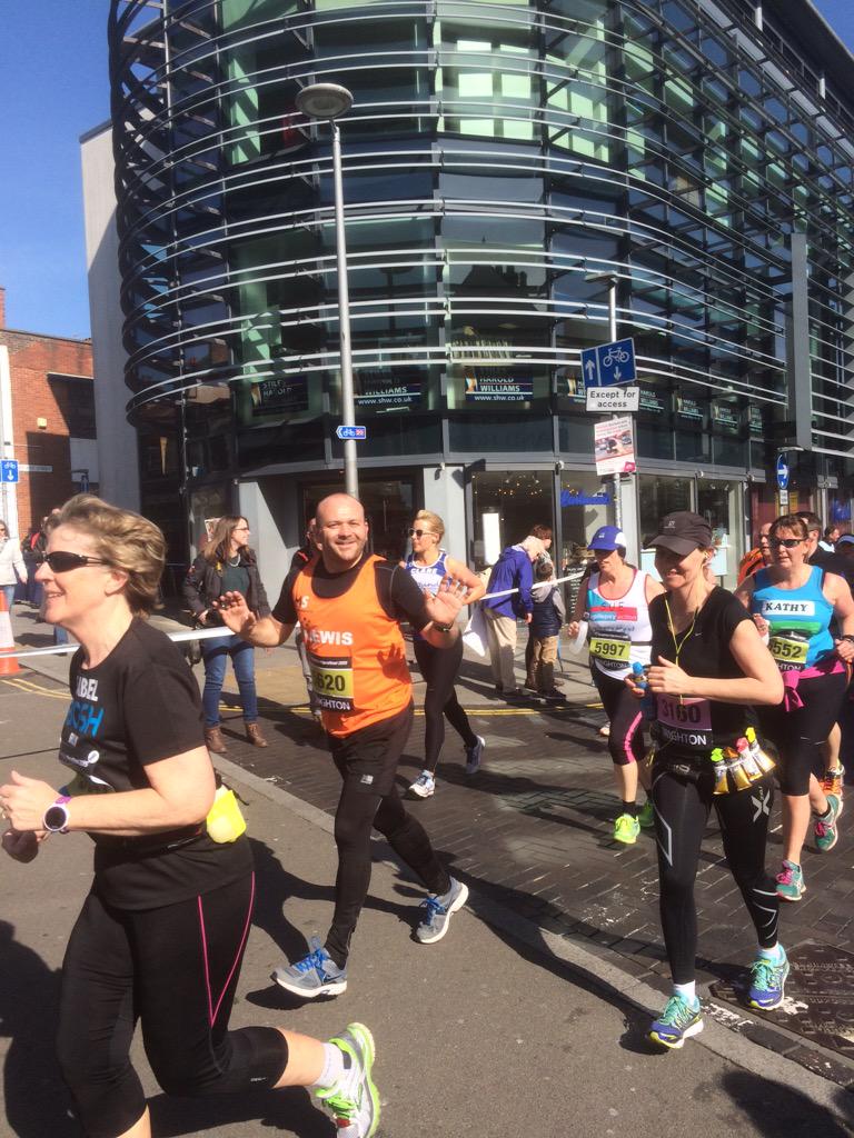 chilligraphics's tweet photo. A chilliSunday watching Lewis run the #BrightonMarathn .... Run Lewis! http://t.co/81aGAbRpRi