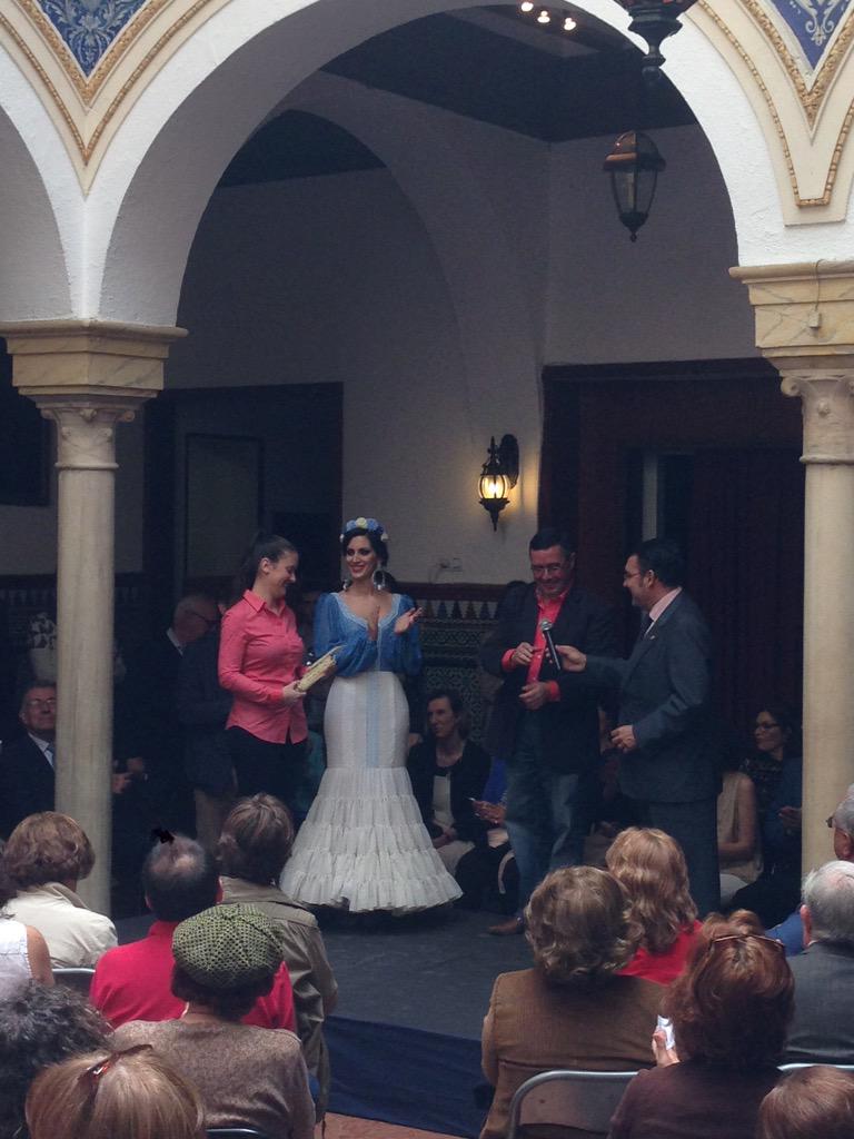 hdadlaestrella's tweet photo. Gracias a Leticia Lorenzo, el @cmisevilla y @DelTurrunuelo por el desfile benéfico que acaba de celebrarse. http://t.co/oZphNWTC0O
