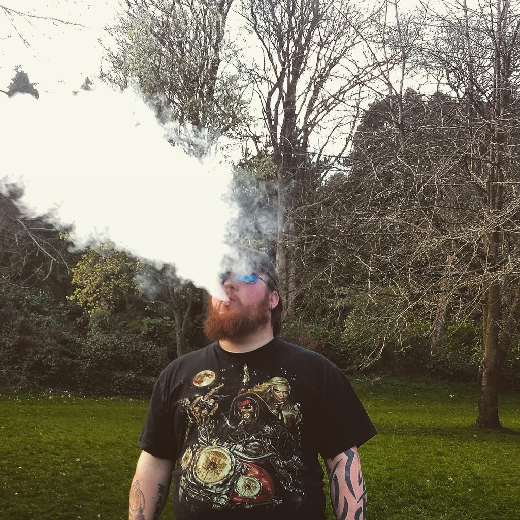 opieburge's tweet image. Parklife vaping. #vapelife #vapecommunity #grimmarmy