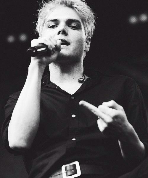 Lina_TheUnicorn's tweet image. #УЭЙКРАСИТСЯ 
- Джи, ты красишь волосы? 
- Да.
- Кинь фотку плиз.
-