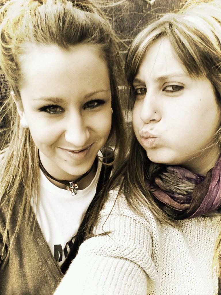 Virginia20haro's tweet photo. @elvimiralles  te exo de menos gorditaaaaaaa http://t.co/LSYofcV5mk
