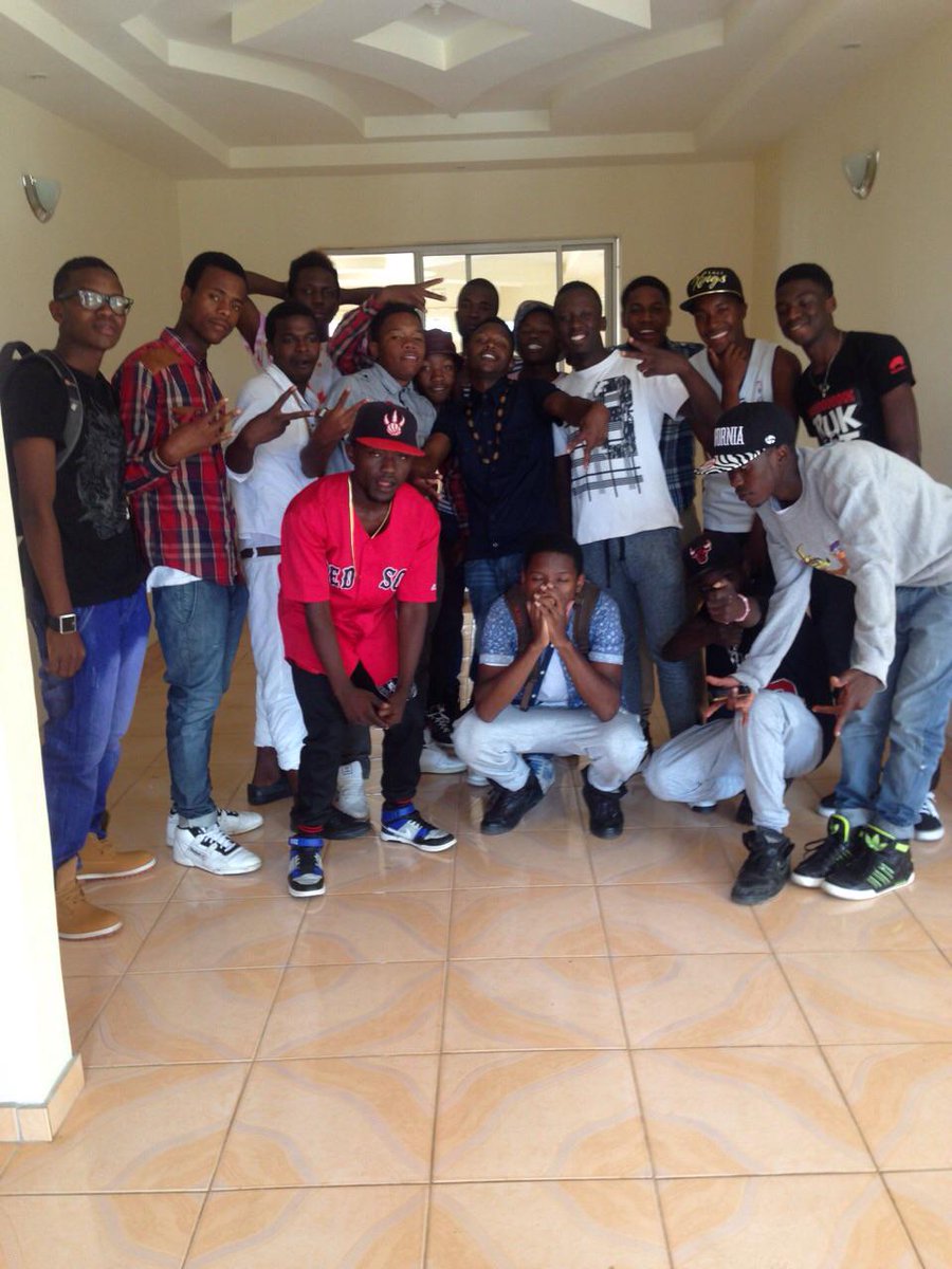 Tk_Emzee's tweet photo. snaps @ #BlackCopy video shoot #kanazvabhowa the track
#comingsoon @GibzMeck @JacksondeZimboy @zimxclusive @YungMyc http://t.co/hTMAymlwFv