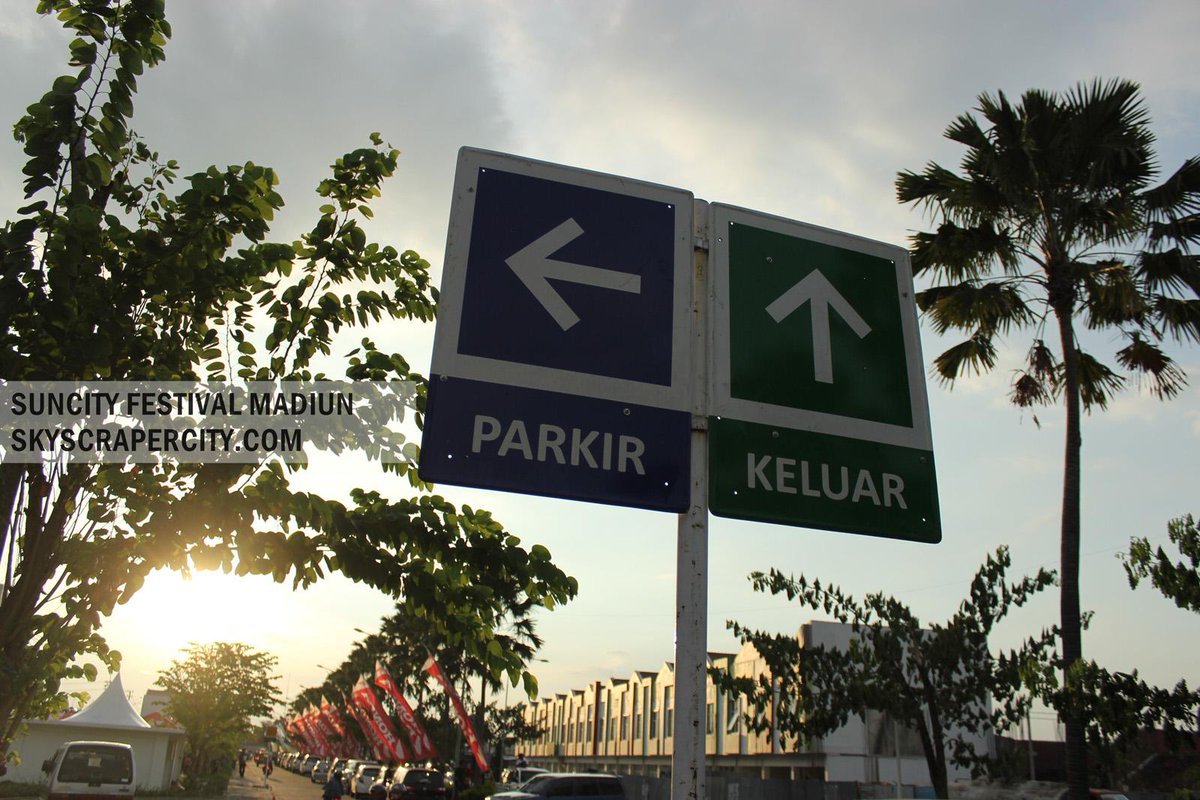 SSCMadiun's tweet photo. SunCity Festival Madiun. sumber foto: http://t.co/9EPTLvkzZ1 http://t.co/xhrbfdczDZ